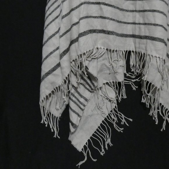 GARAGE one size, striped hooded poncho with deep pockets, BNWT - Picture 10 of 15